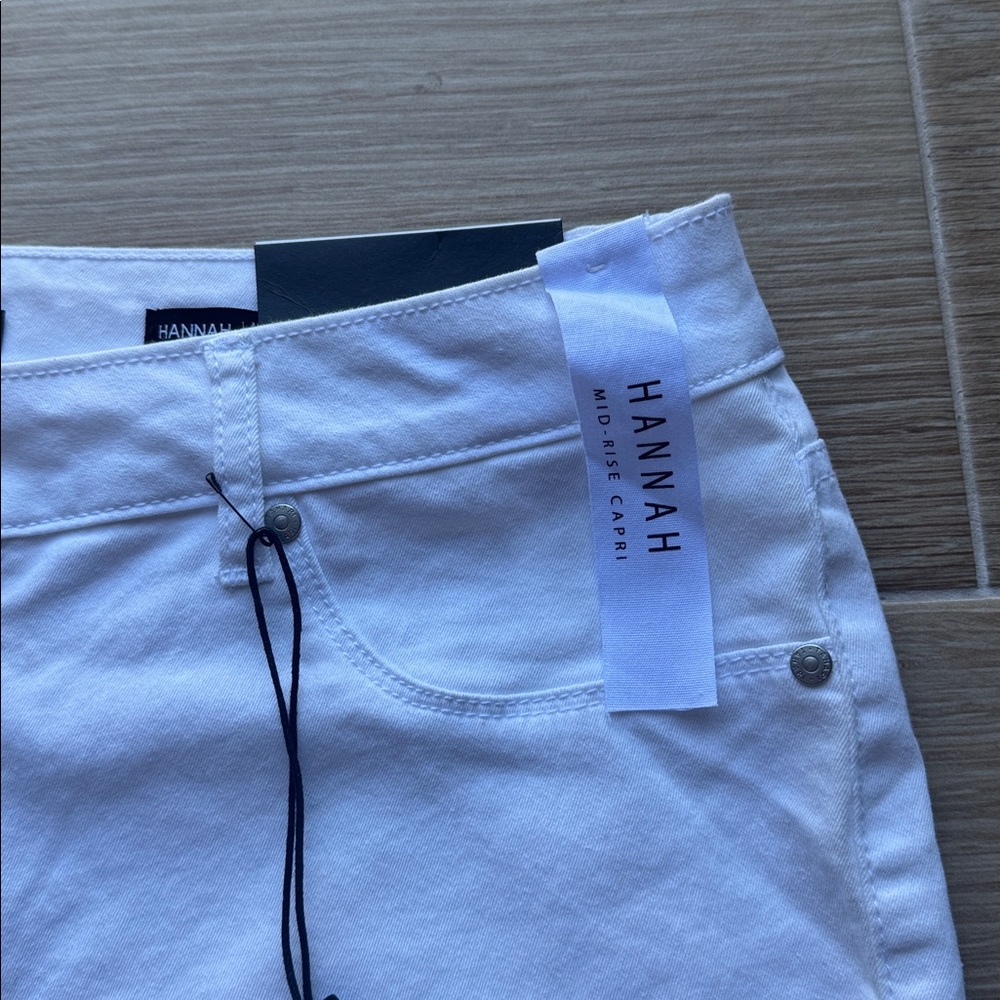 NWT NEW Tahari Hannah Mid-Rise White Capri Pants - Picture 4 of 5